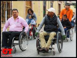Marchan por el Día Internacional de la Discapacidad